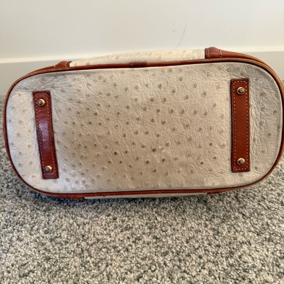 Dooney Bourke Women's Hobo Bag Pearl Ostrich Cream Brown Leather Shoulder Bag - Picture 6 of 16